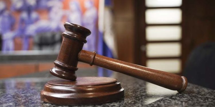 Juez prohíbe redes sociales al menor que atropelló a una familia