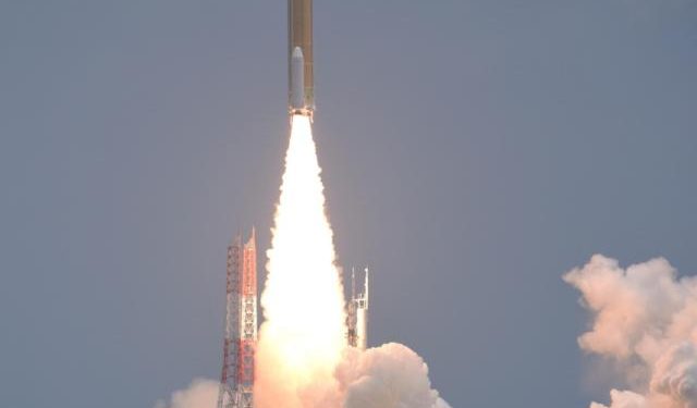 Japón lanza con éxito su cohete insignia H3 que transportaba un satélite de comunicaciones
