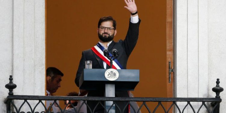 Gabriel Boric se defiende de una denuncia de acoso sexual: “Jamás ocurrió”