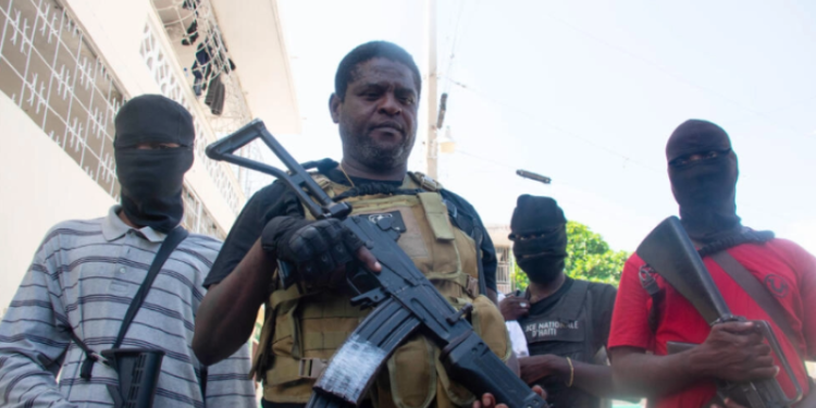 Misión keniana y Policía haitiana intentan atrapar a "Barbecue" en su territorio de Delmas