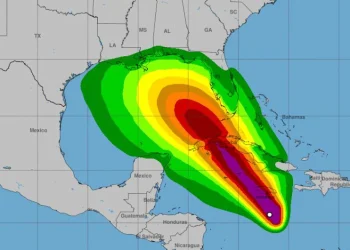 Cuba se prepara para enfrentar el ciclón Rafael, que afectará a La Habana
