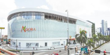 Reportan que un hombre cayó desde el balcón de Ágora Mall