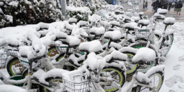 Fuertes nevadas en Seúl y alrededores dejan 5 muertos e interrupciones del transporte
