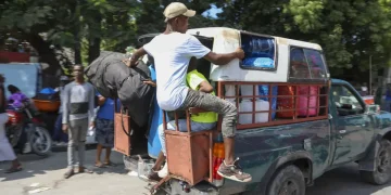 Haití sigue bajo el asedio de las bandas armadas, aunque algunas actividades se reanudan