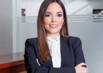 ¿Quién es Hirayda Fernández Guzmán, la nueva miembro titular de la JCE?