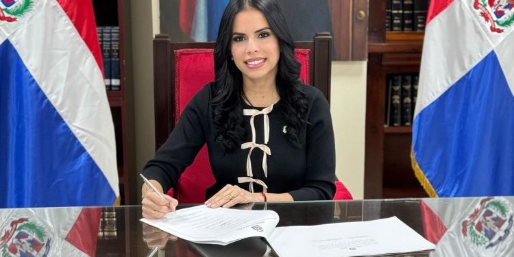 Diputada Heidy Musa denuncia falta de iluminación y señalización en la autopista Duarte