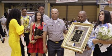 Asociación de Baloncesto Seibano reconoce al mayor general Guzmán Peralta