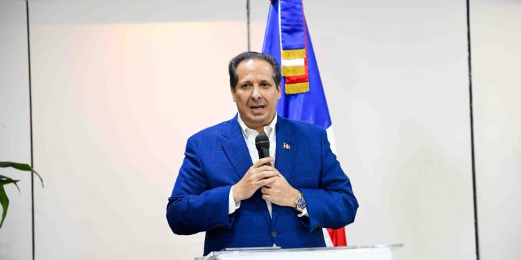 Ministro de Salud llama a llevar un estilo de vida saludable para prevenir y controlar la diabetes