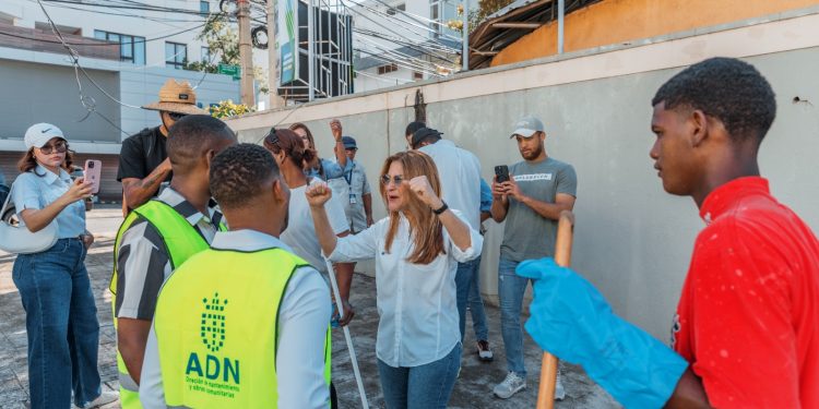 Alcaldía del DN interviene el Ensanche Paraíso con gran operativo