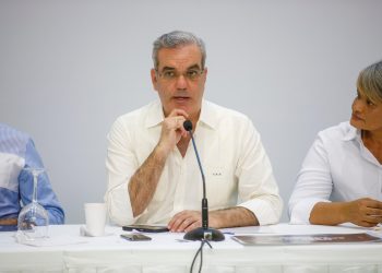 Presidente Abinader se reúne con organizaciones comunitarias en San Pedro de Macorís 