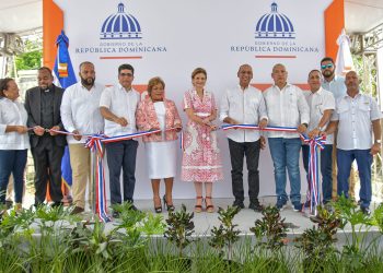 Vicepresidenta Raquel Peña encabeza acto inaugural de asfaltado de 82 calles en el sector Cachón de la Rubia