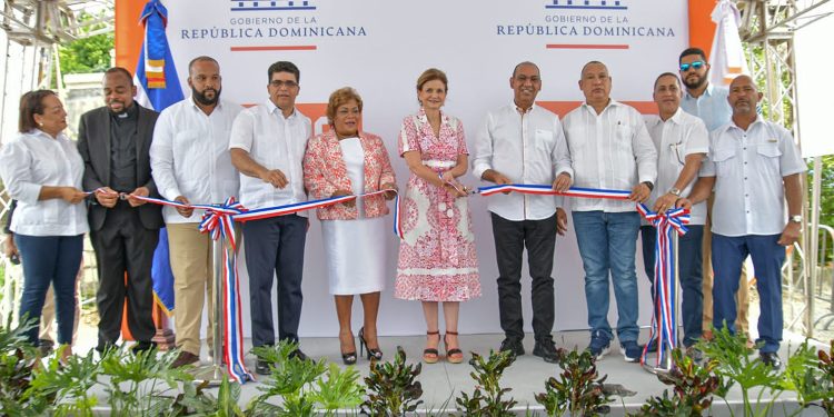 Vicepresidenta Raquel Peña encabeza acto inaugural de asfaltado de 82 calles en el sector Cachón de la Rubia