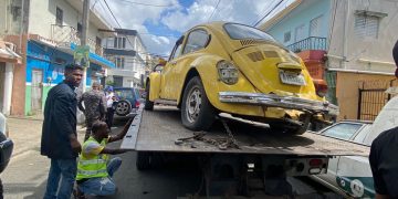 Alcaldía del Distrito Nacional retira chatarras durante operativo en Villa Juana