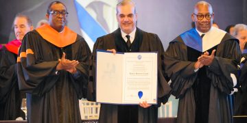 UASD otorga doctorado honoris causa a Luis Abinader por sus aportes a la educación y al desarrollo nacional