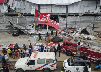 Sistema 911 coordina rescate tras derrumbe en local comercial de Santiago