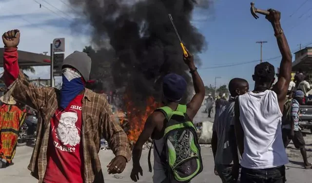 Bandas haitianas disparan contra helicóptero de la ONU y vehículo de Embajada EE.UU