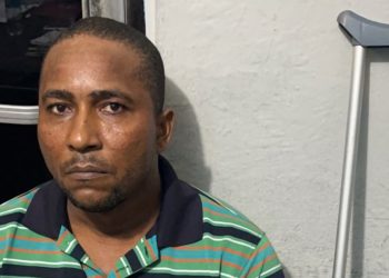 Arrestan hombre que habría secuestrado y torturado a su abogado