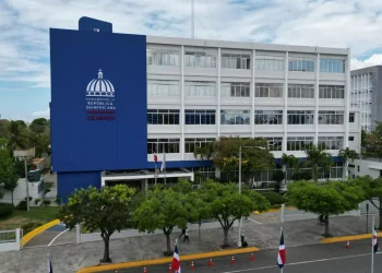 Ministerio de Trabajo reitera feriado “Día de la Constitución” se cambia para el lunes 04