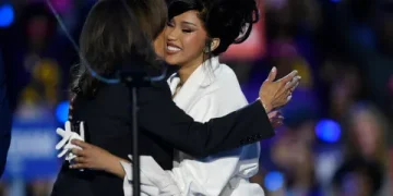 Cardi B le responde a Elon Musk tras ser llamada “títere” de Kamala Harris