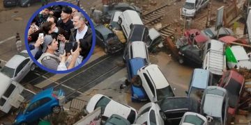 Gritos, insultos y lanzamiento de barro a comitiva de los reyes de España en epicentro del temporal