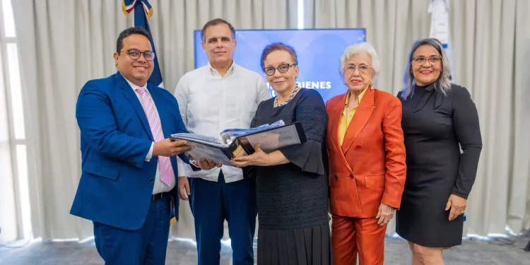 MP decomisa más de 3,200 millones de pesos en casos de corrupción