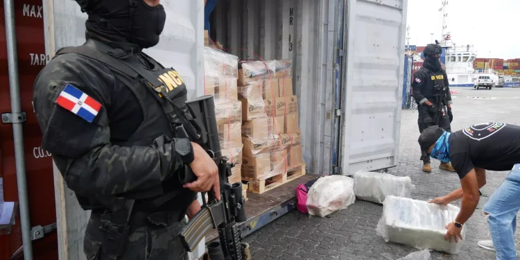 Intervienen en Caucedo otro contenedor con cargamento de 497 paquetes presumiblemente cocaína