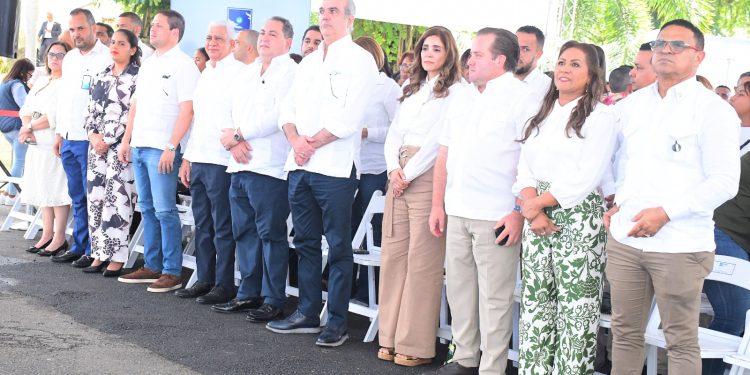 Senador Ricardo de los Santos encabeza actividades en Sánchez Ramírez