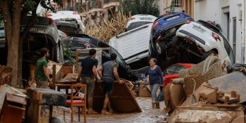 Más de 250 mil personas sin teléfono y 15 mil sin electricidad por  temporal en España