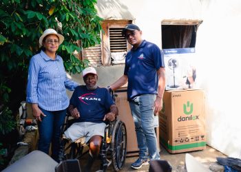 Gobierno entrega enseres del hogar a familias afectadas por inundaciones en provincias de Dajabón, Valverde y La Altagracia