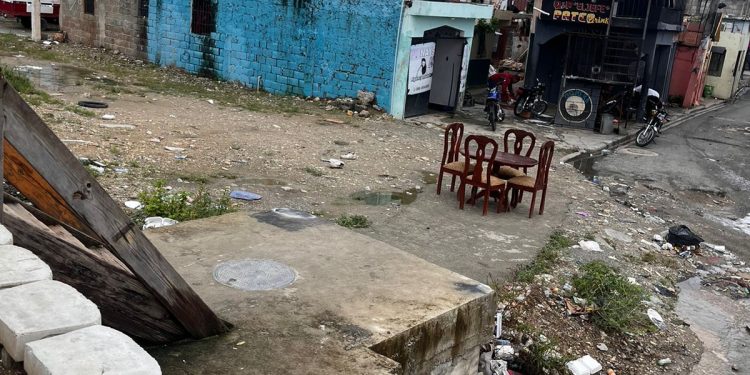 Organizaciones Comunitarias de La Ciénaga exigen soluciones urgentes en la Avenida Paseo del Ozama