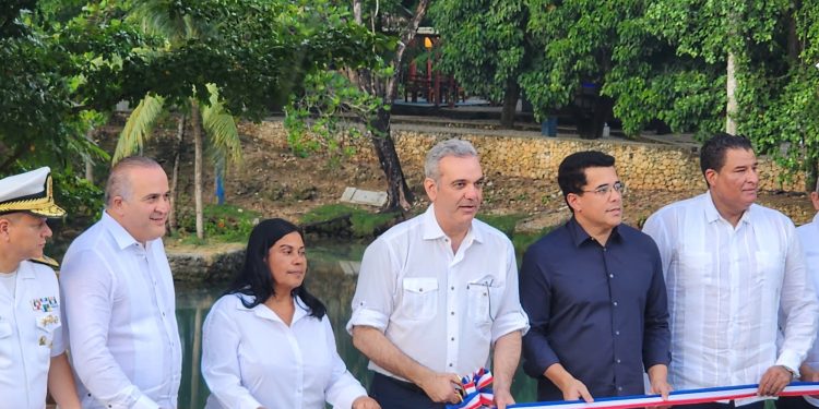 Presidente Abinader y ministro de Turismo entregan proyecto mejoramiento de la Laguna Gri-Gri y su entorno en Río San Juan