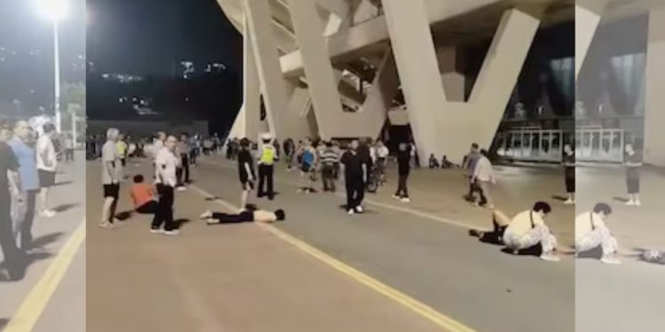 Hombre atropella multitud en China; 35 muertos y 43 heridos