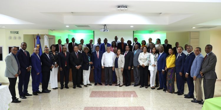 Cooperativa de maestros juramenta nuevos miembros de los órganos de dirección social