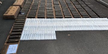 Confiscan 880 láminas de cocaína camufladas en cajas de cartón