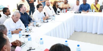Wellington Arnaud realiza encuentro con comunitarios de la provincia San Cristóbal