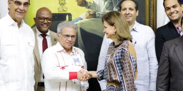 Gabinete de Salud y CMD llegan a consenso y se suspende llamado a paro del sector salud