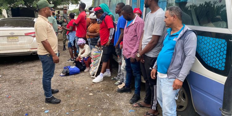Ejército detiene otro traficante de indocumentados en Montecristi