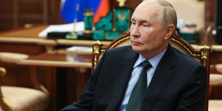 Putin aprueba decreto que autoriza uso de armas nucleares ante agresiones convencionales