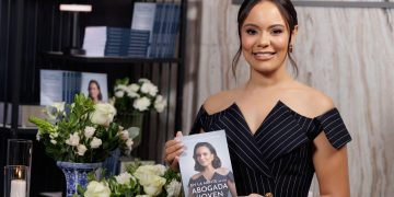 Luz del Alba Rodríguez presenta su libro En la mente de una abogada joven
