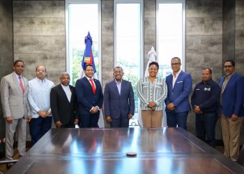DA conforma comisión de veedores fiscalizará titulación a ocupantes terrenos aeropuerto internacional de Pedernales