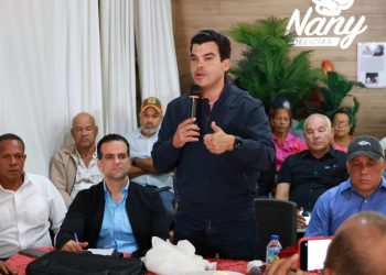 Realiza encuentro con representantes comunitarios en María Trinidad Sánchez