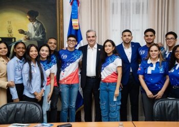 Abinader articulado por el Ministerio de la Juventud otorga apoyo completo a equipos dominicanos que competirán en la NASA