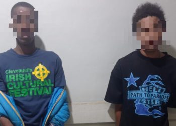 Policía Nacional captura a dos antisociales tras persecución en Villa Mella