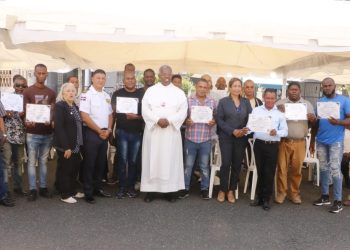 Casas del Redentor certifica ex internos en su programa de impacto de “Reinserción Social”