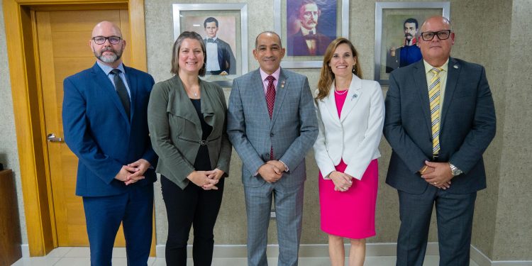Presidente DNCD se reúne con directora oficina occidental asuntos antinarcóticos del Departamento de Estado EE.UU