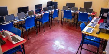 CTC entrega remozada Sala Digital en el CCR Rafey Mujeres