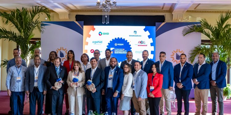Celebran 1er Congreso de Desarrollo Empresarial “Impulsando tus Competencias Directivas”