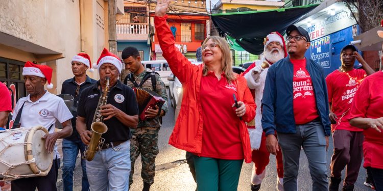 La Ruta de la Esperanza comienza alegrar la navidad a familias de todo el país