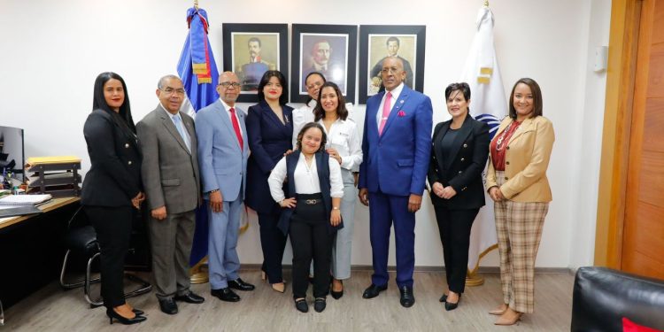 Contraloría inicia inclusión de colaboradores con discapacidad, a través de un acuerdo con la Adosid