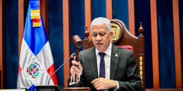 Senado declara de urgencia y aprueba ley que regula la contratación de prospectos del béisbol Liga de Verano en RD